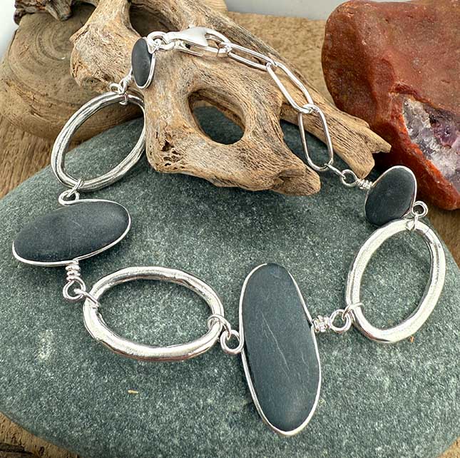 Bountiful Basalt Bracelet 514